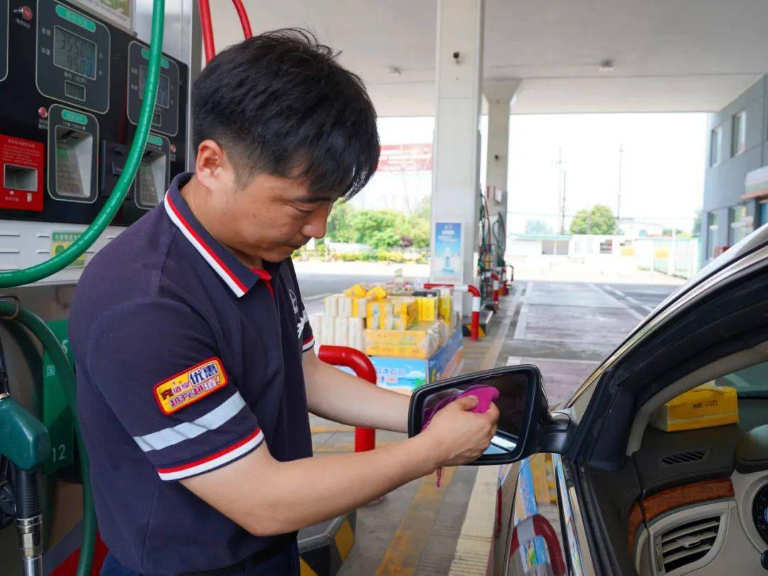 喻炜:在挑战中不断成长的站长站站长_工作_设备_德清