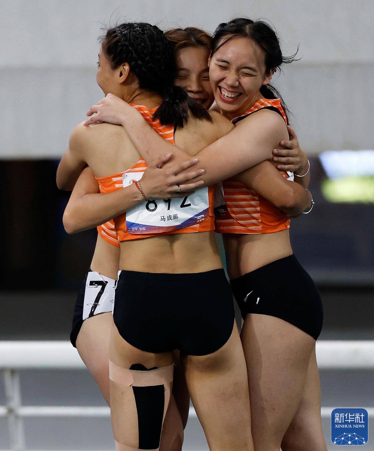 全国田径冠军赛|浙江队获女子4x100米接力冠军_陈依婷_决赛_简茹菁