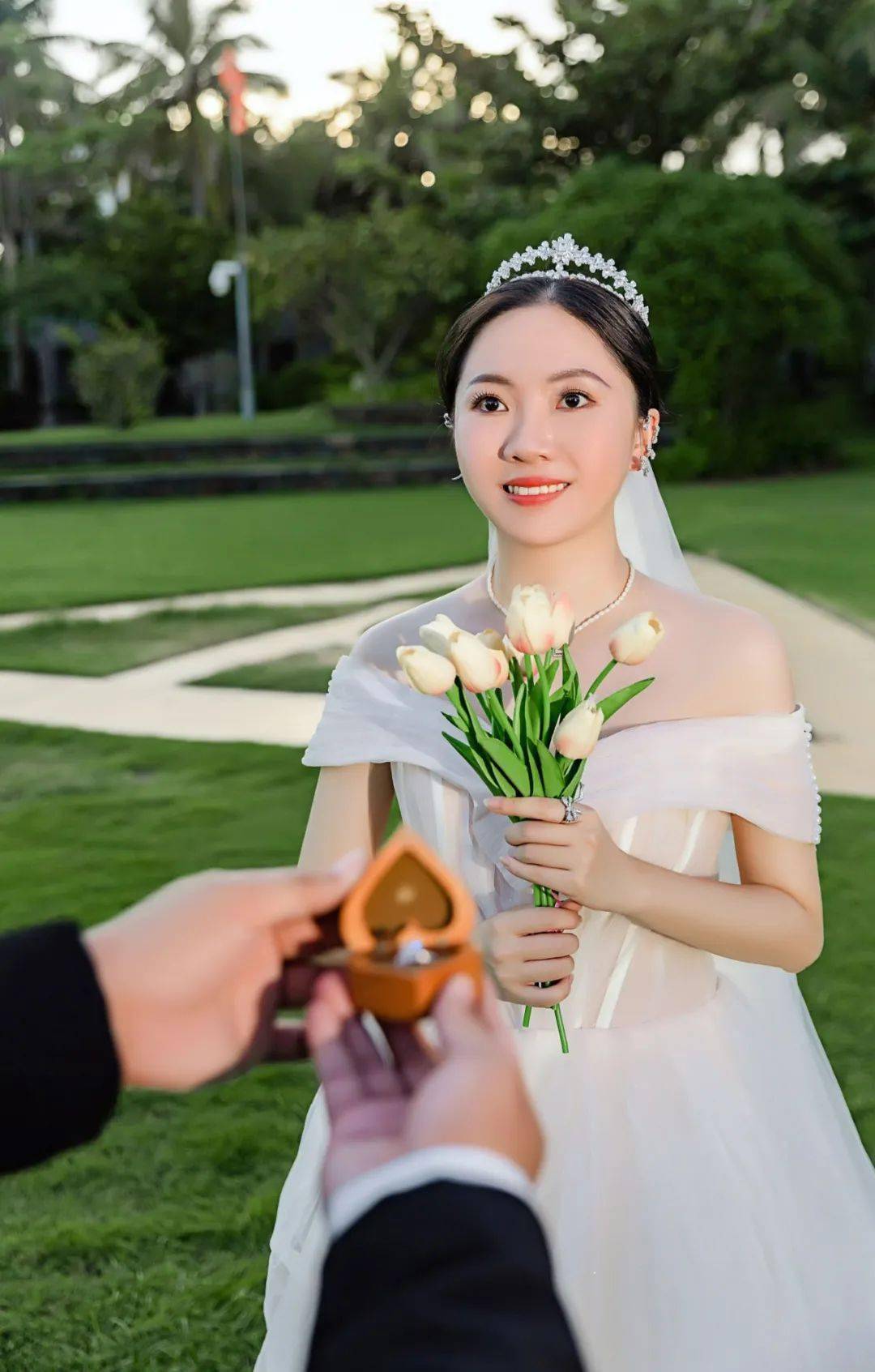 从防护服到婚纱,周杰伦,我们等你三年啦!_演唱会_女士_爱情