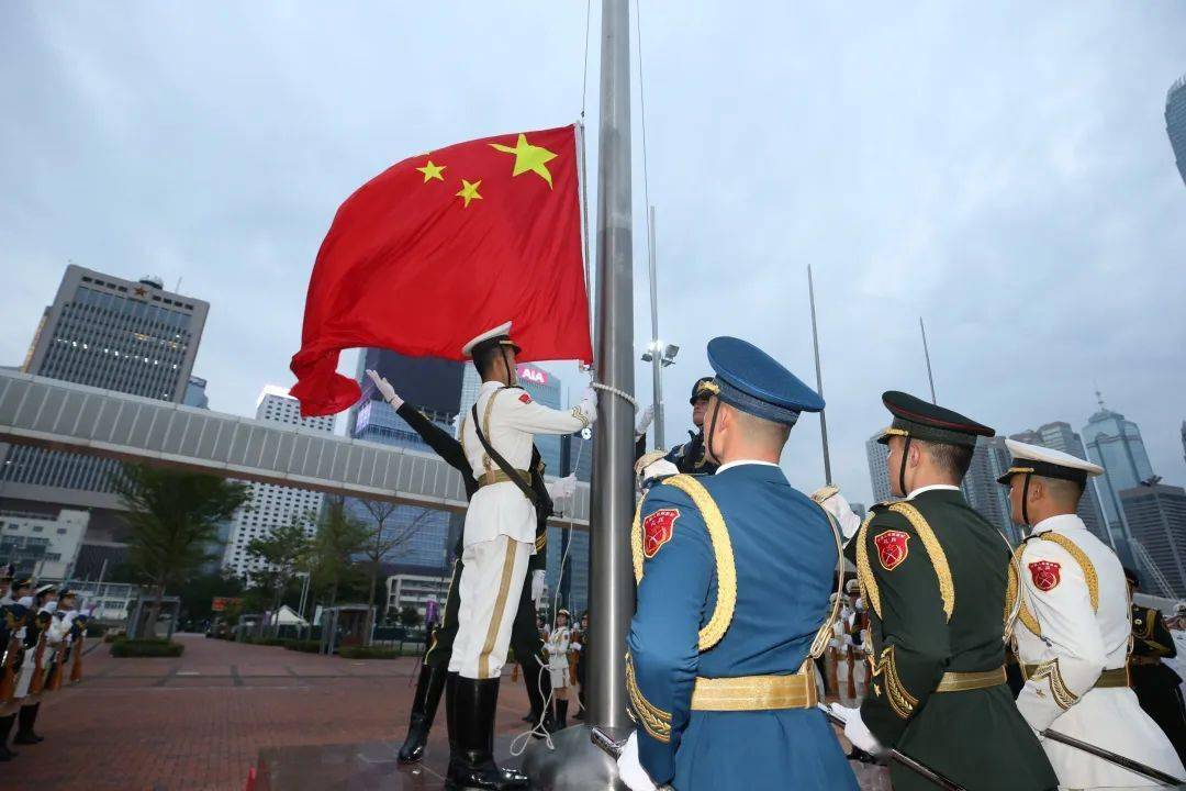 2023年1月1日,駐香港部隊舉行升國旗儀式.