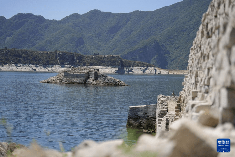 河北"水下长城"露芳容_迁西县_新华社_部分