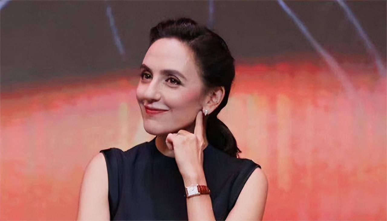 刘烨:为照顾重病外国妻子息影3年,如今妻子43像50,仍不离不弃_谢娜