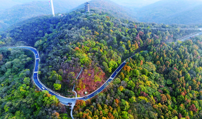 何 郁 摄皇甫山双龙潭瀑布 程相艺 摄井楠茗宿 计成军 摄旅游新干线
