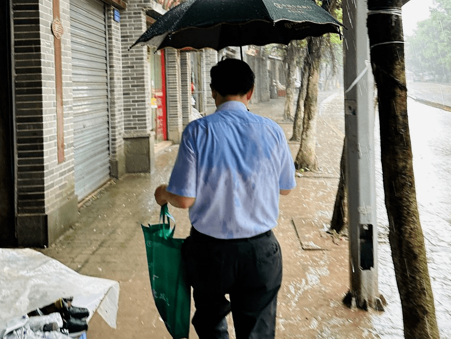 全国多地强降雨，他们闻“汛”而动！_防汛_工作_救灾