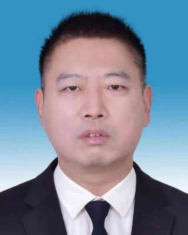 市政协委员,钢山街道党工委副书记刘国华一是不断加强委员工作室的