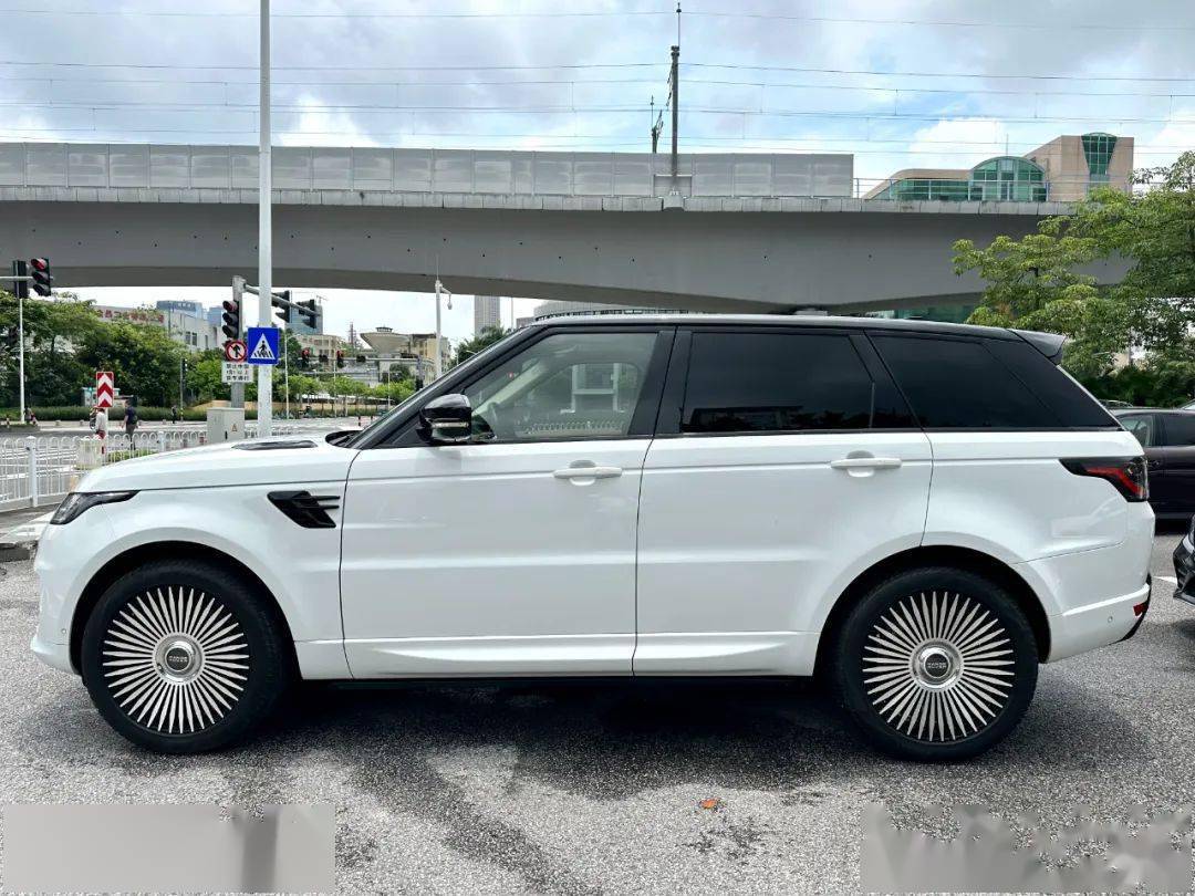 【推荐车型】路虎揽胜运动:越界动能凌越全境,瞬间激发你的驾驶欲望!