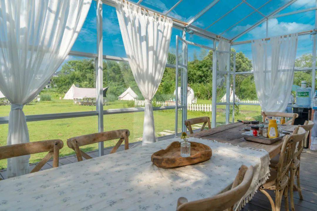 民宿产业带动乡村振兴莲花镇黄桃又大又甜学生们在莲花镇开展劳动实践