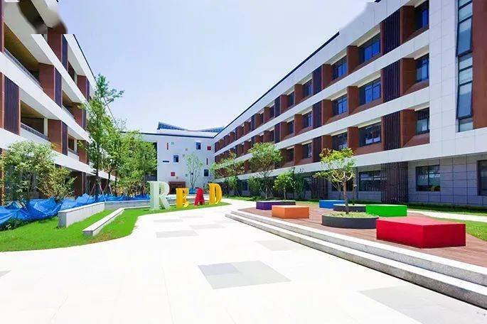 带你走进城东中心小学济川校区_泰州_附属小学_教学楼