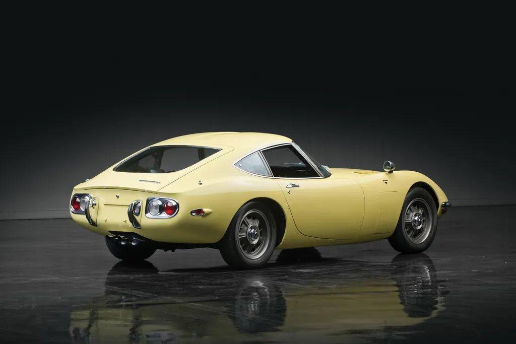 lcd也会搞点情怀车,丰田2000gt模型试玩_搜狐汽车_搜狐网