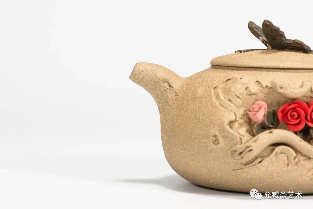 季杏芬高级工艺美术师优秀中青年陶艺家江苏省工艺美术学会会员宜兴