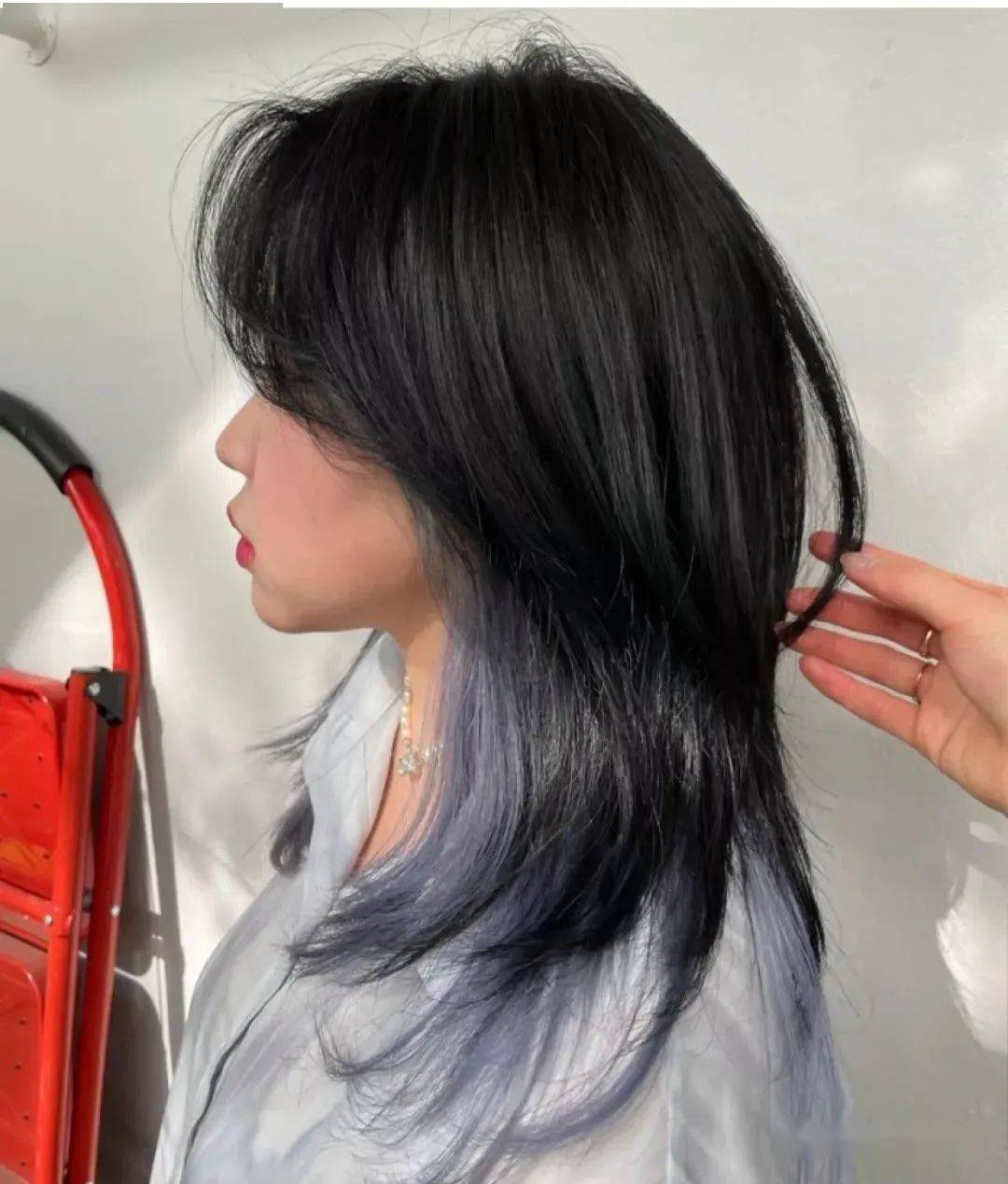 "小尾巴搭肩发"._中国_发型_形象