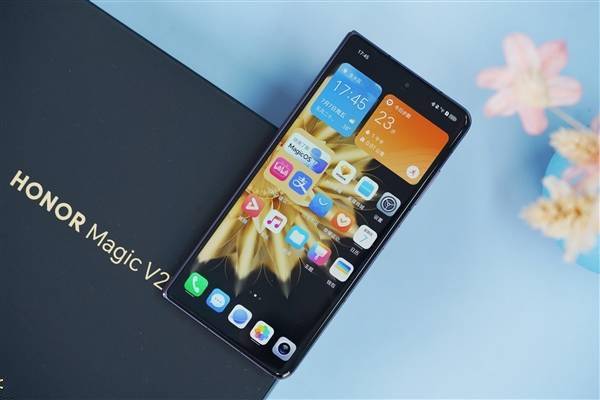 荣耀magic v2绒紫色图赏_应用_材质_系列