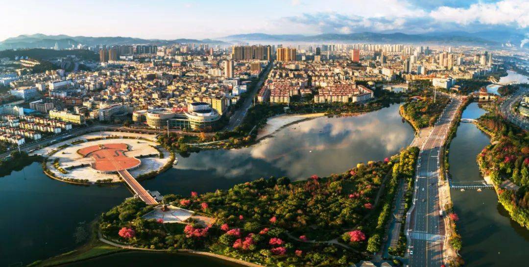 云南·典型引路】玉溪市以把主城区建成生态园林城市为定位和方向
