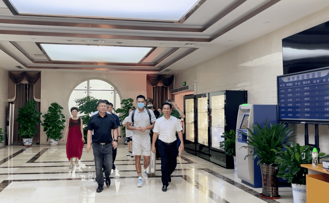 刚刚！林丹谢杏芳抵郴！2023郴州“林丹杯”羽毛球公开赛即将开赛_体育_丹辉_文化