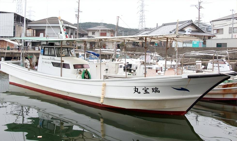 中日执法船再次对峙,日本"惯犯"渔船流窜钓鱼岛,被我海警驱离