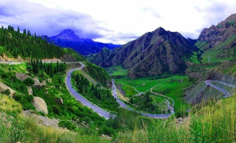 重走风姿绰约的独库,战友拥抱令人泪目……_公路_天山_筑路