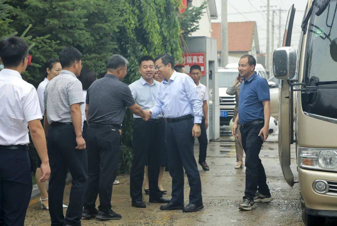 党委书记李强一行调研走访林西县大营子小学,县委常委,政府副县长