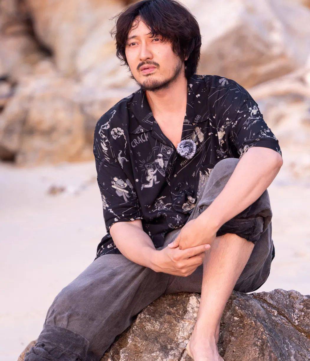 桃花坞里的王传君,竟是一位隐藏"户外穿搭大神"(轻量化户外风成新时尚