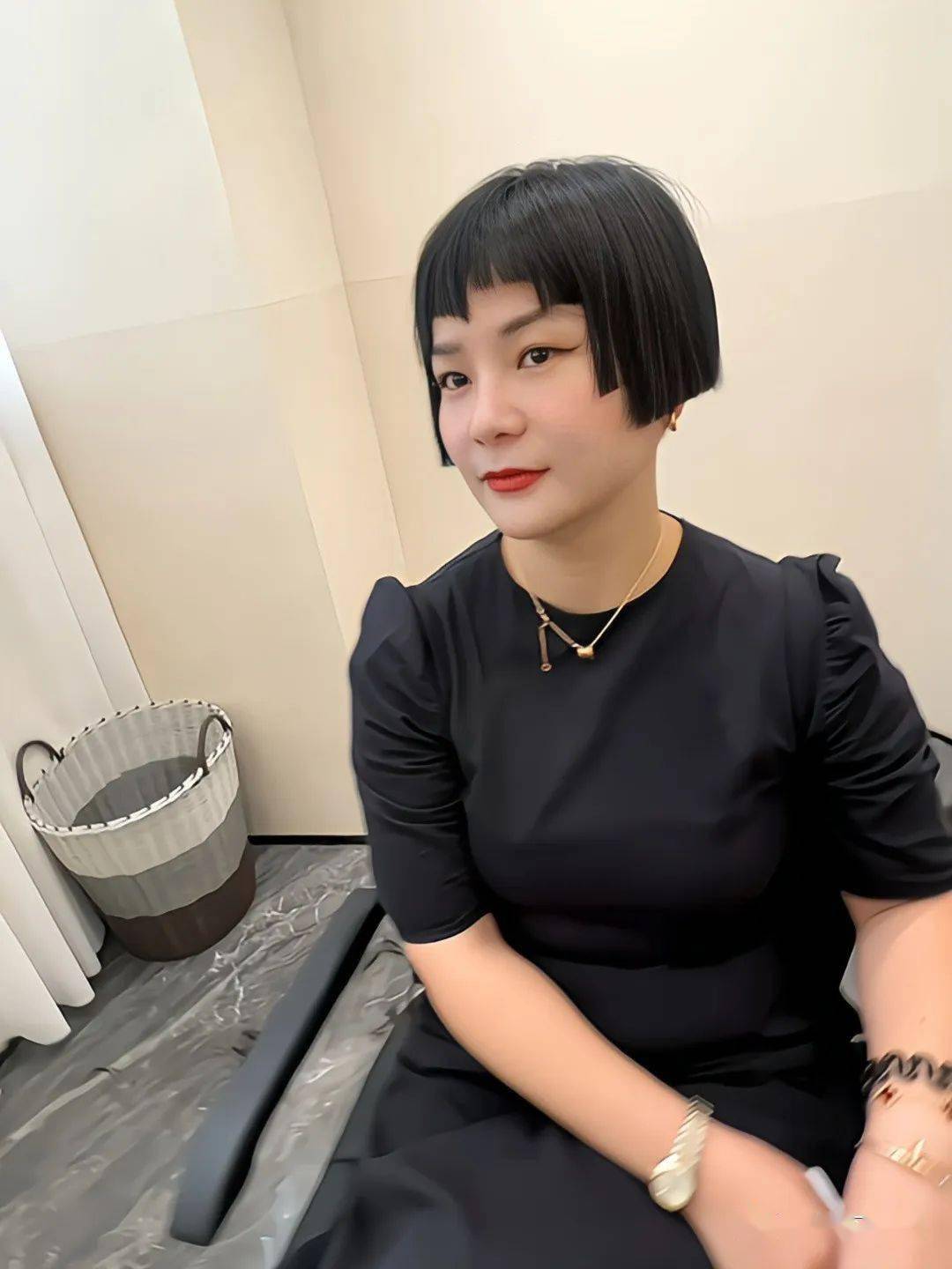2023流行"狗啃头"最时尚最潮流_发型_短发_妹子