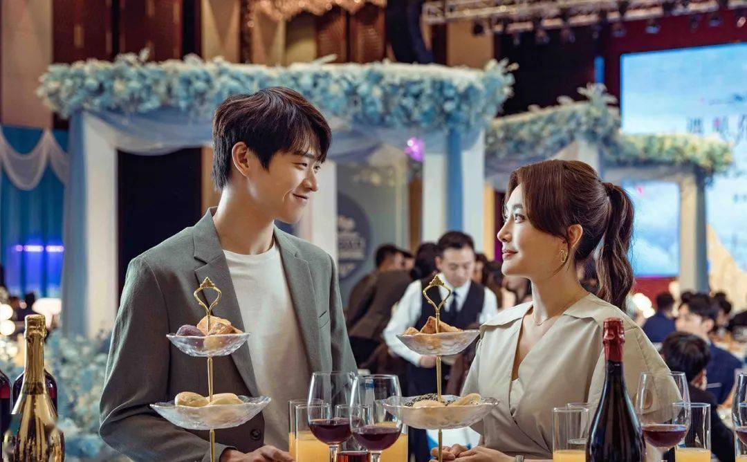 67秦岚小男友一夜爆火,他果然不简单_魏大勋_网络_角色