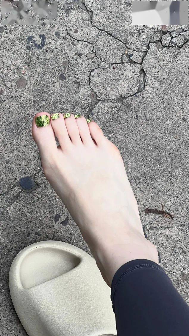 可以美一整个夏天的脚丫子美甲~宝子们冲啊~_来源_图片_猫眼