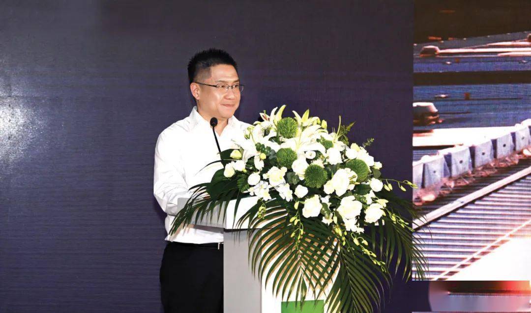 仪式上,嘉民中国区董事总经理钟志伟上台致辞.