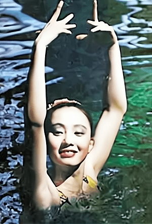 却少有人知道陶虹在进入娱乐圈前是一名国家花样游泳队员,夺得过花样