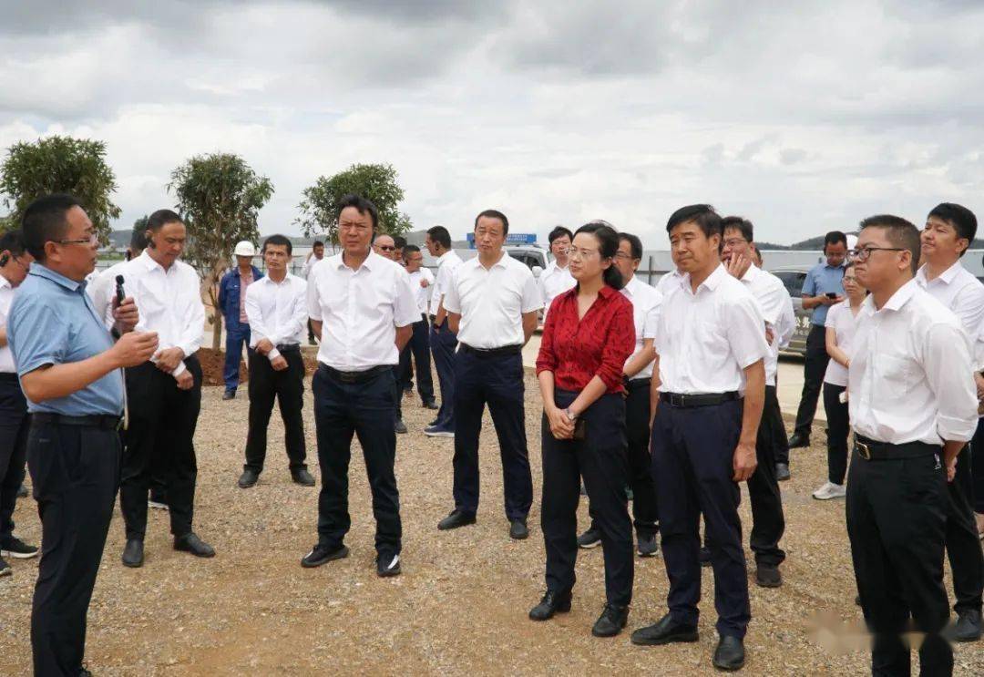 7月21日,鹤庆县委书记段红丽率代表团到祥云开展现场观摩学习.