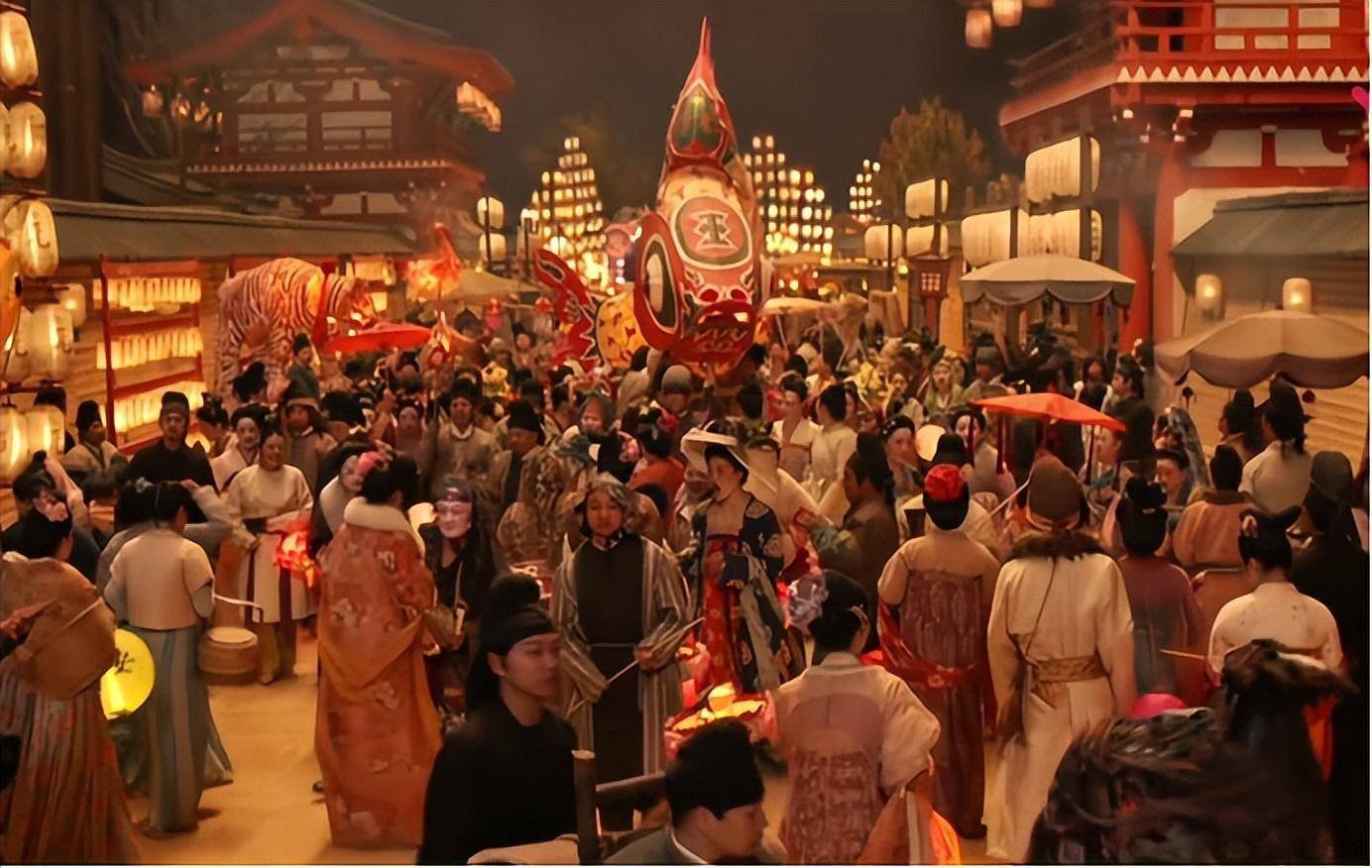 《三国志》中陈寿写道:"年过七十而以居位,譬犹钟鸣漏尽而夜行不休,是