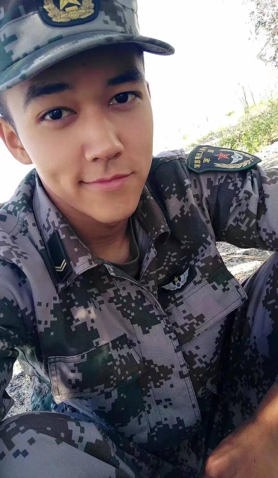 这样的肌肉帅哥,你会喜欢吗?#陈牧驰胸肌好大