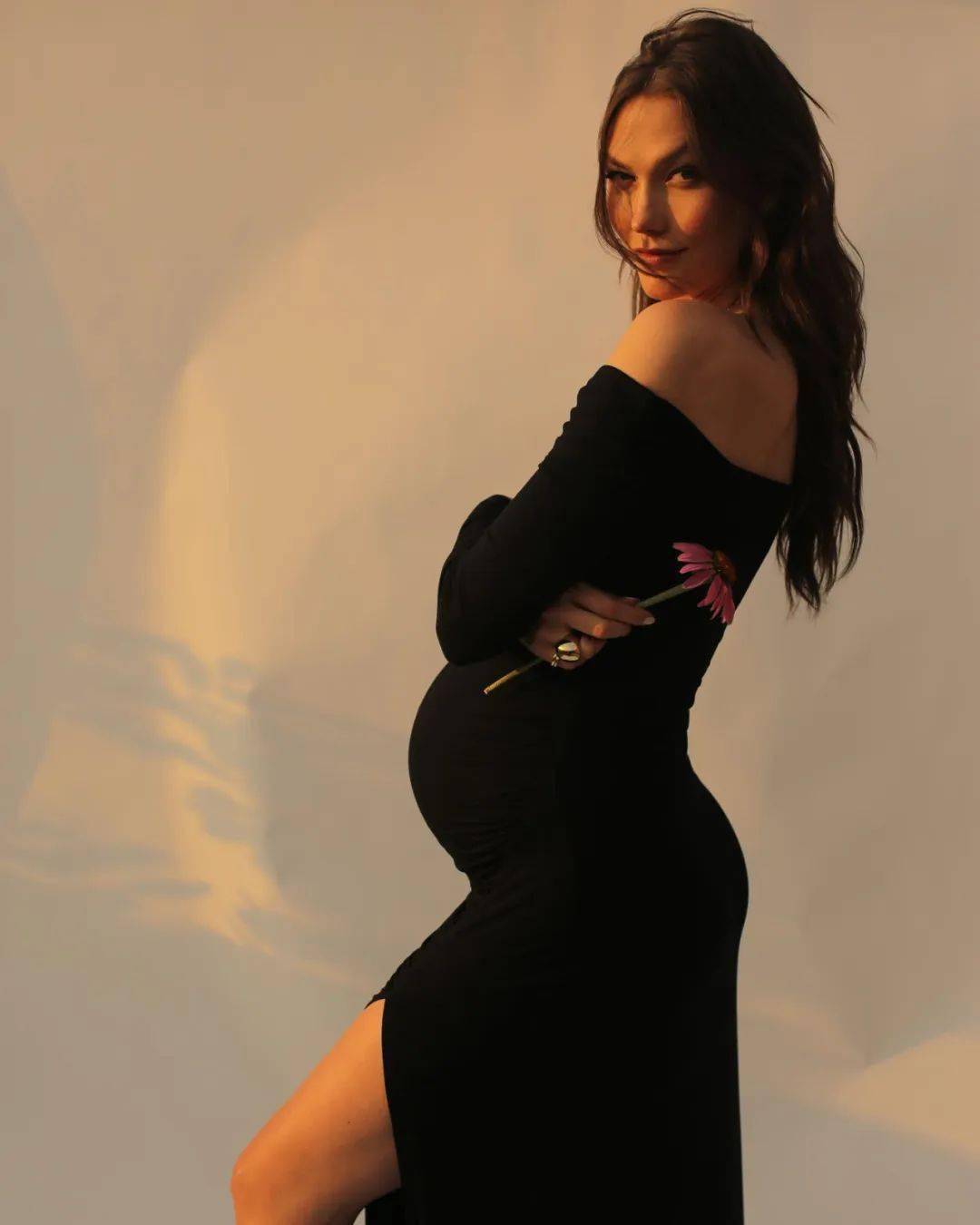 karlie kloss 孩子出生,母子平安._joshua_伊利亚·_丈夫