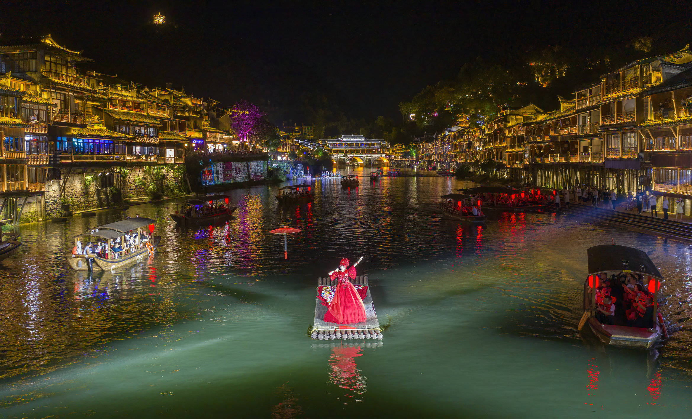 凤凰古城新玩法出炉,邀老广自驾神秘湘西_旅游_景区_广东