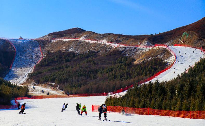 崇礼六家滑雪场亮相新雪季谈球吧体育(图4)