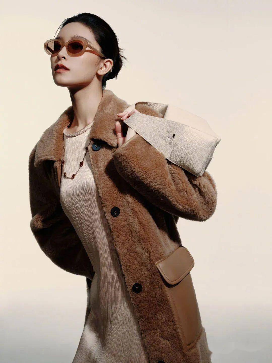 女星文咏珊《瑞丽伊人风尚》封面大片,娇美慵懒风格收放自如_janice