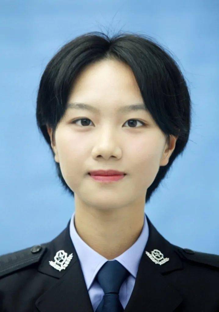 美女警花唐艺嘉!笃行不怠,功不唐捐_网络综合_四川_学术