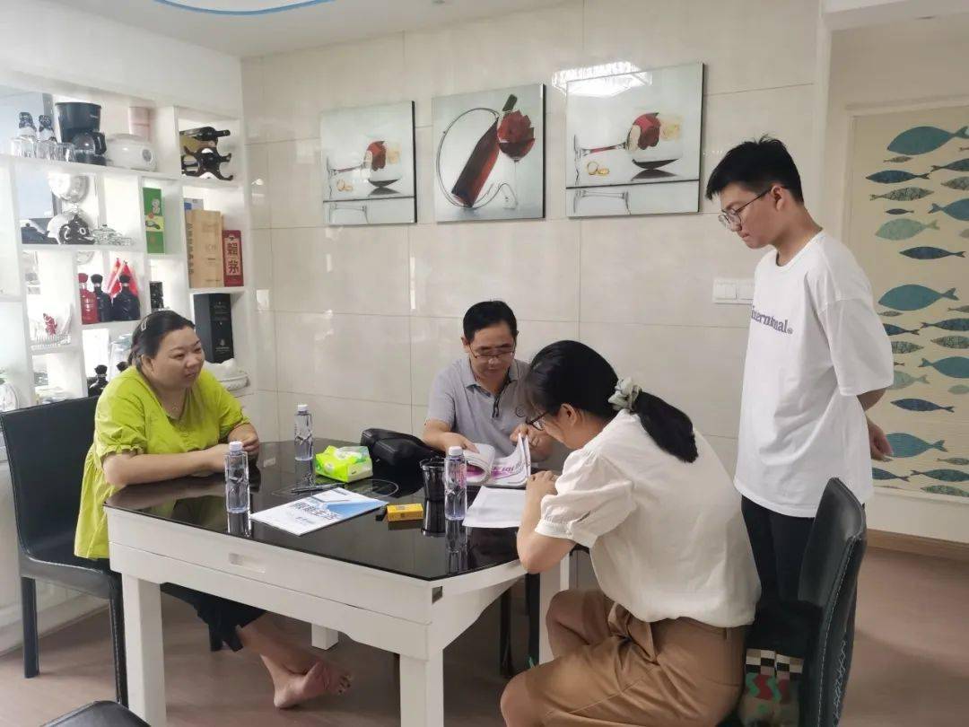 转发|泾县中学:家访见行动关爱在"路"上_教育_活动_家长