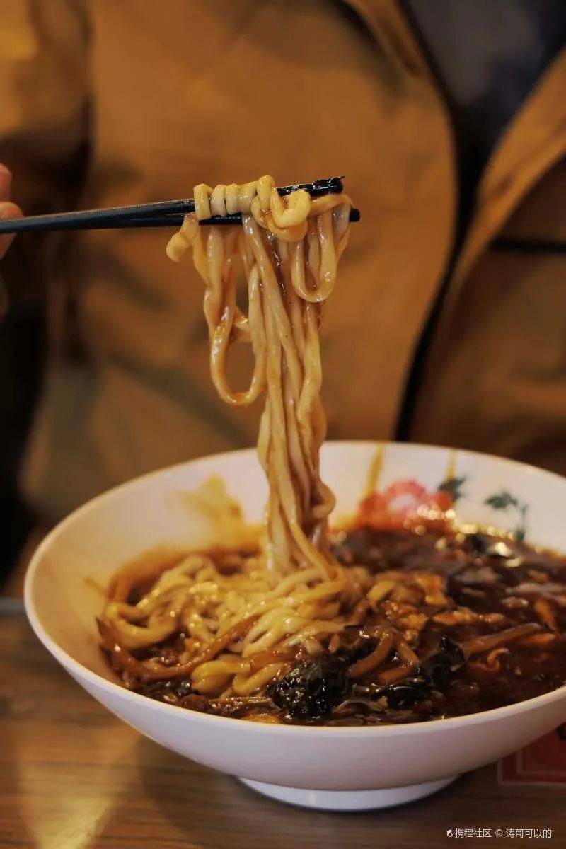 图|携程社区@涛哥可以的拜登一行5人吃了5碗炸酱面,10个包子,凉拌黄瓜