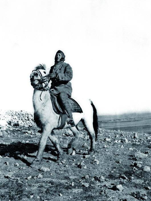 卢沟桥事变报道第一人:用生命记录抗战的战地记者_方大_前线_绥远