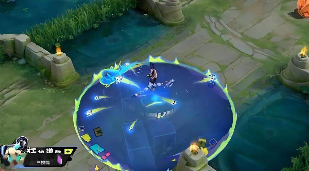 三技能向周围发射出搞怪的表情包和动感光波,狂热弹幕将其环绕.