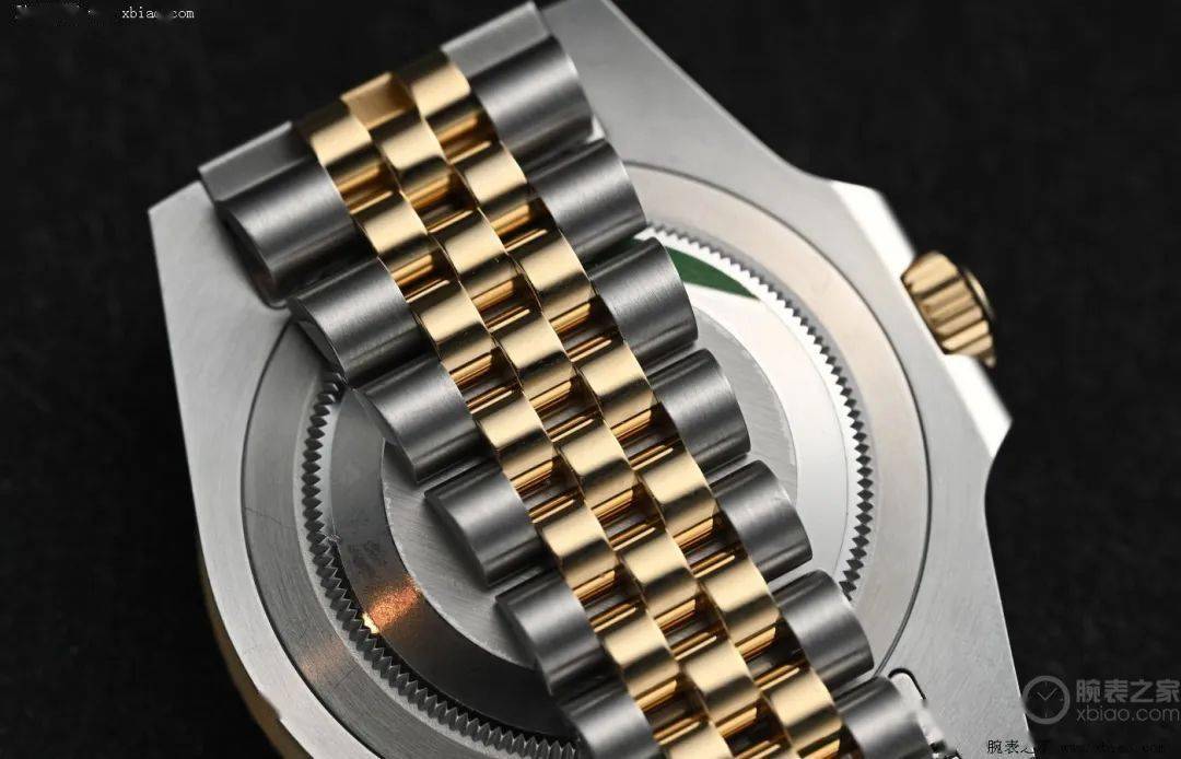 纪念型表带(jubilee bracelet)亦是这款新品的独特之处.