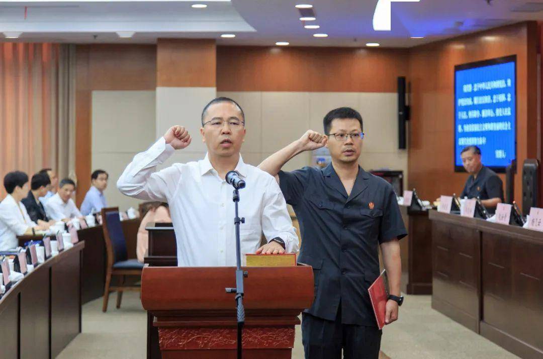 龚侃侃任上海市松江区人民政府副区长_同志_审判_资料