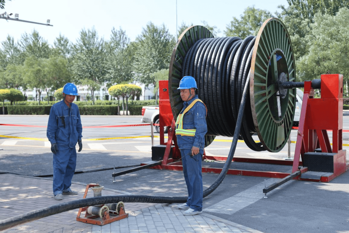 宁夏银川:智能电缆展放装置助力配网施工转型