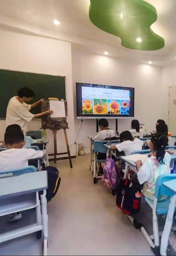 七彩假期|三台2023年少儿暑假托管班进行中~_活动_教学_红色