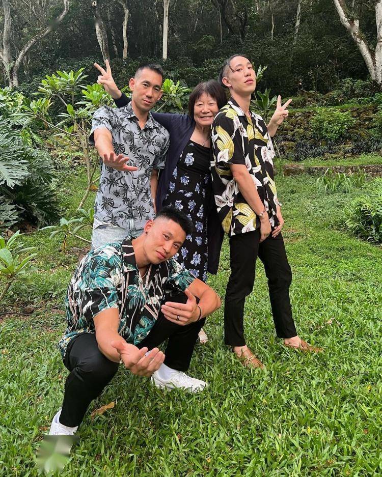 夏威夷风格林书豪社媒晒与家人合照_钢铁人_排名_时刻