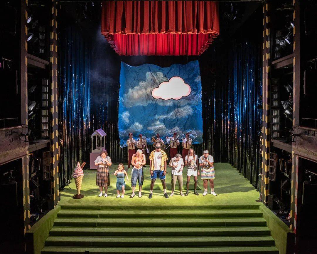 女性舞美设计师掀起的"舞台风暴"_戏剧_作品_面具