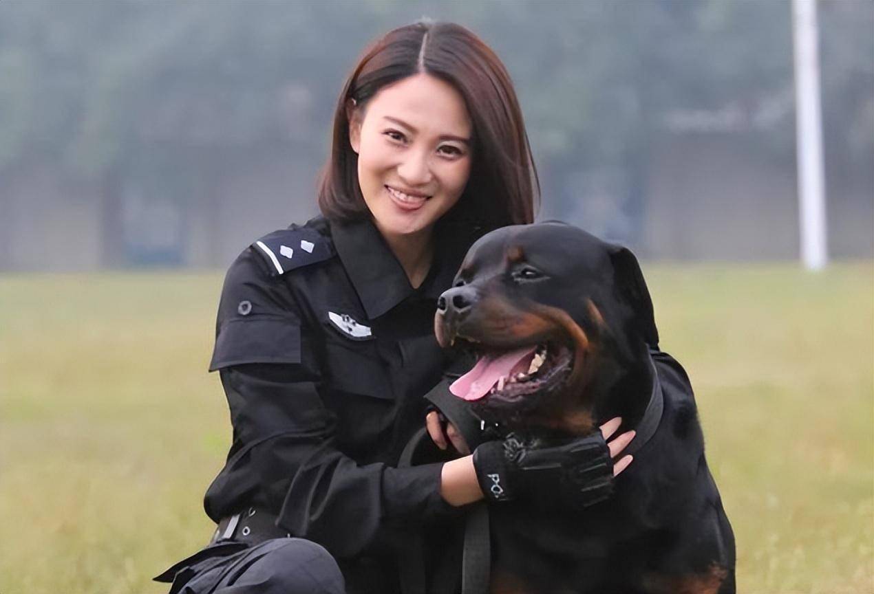 她是娱乐圈"最干净"女演员,被誉为军花代言人,出道14年零绯闻_侯梦莎