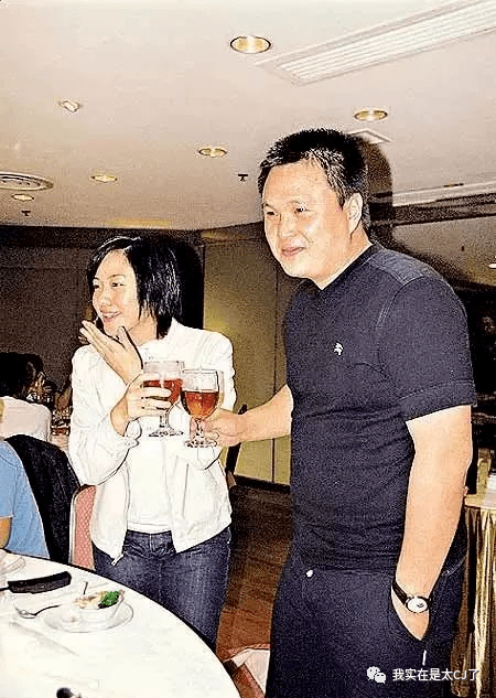 跟丈夫朝夕相处后,她终于离婚了_林嘉欣_台湾_张洪量