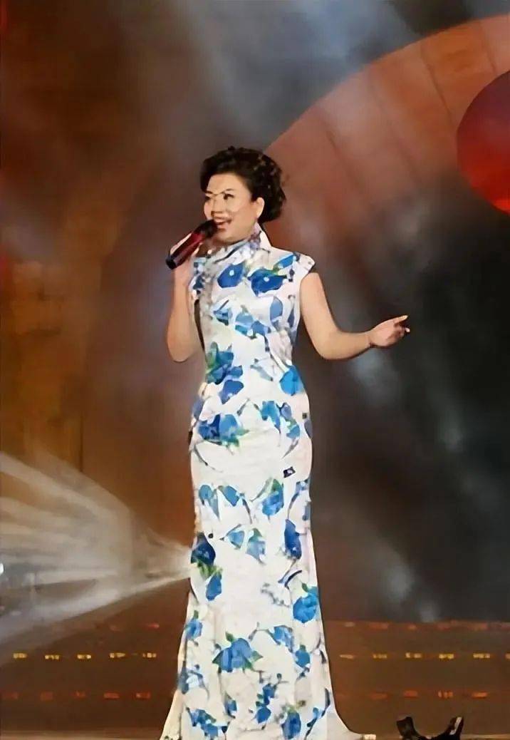 春晚歌唱家张也,55岁不婚无子女,与"男闺蜜"吕继宏让人羡慕_张行_表演