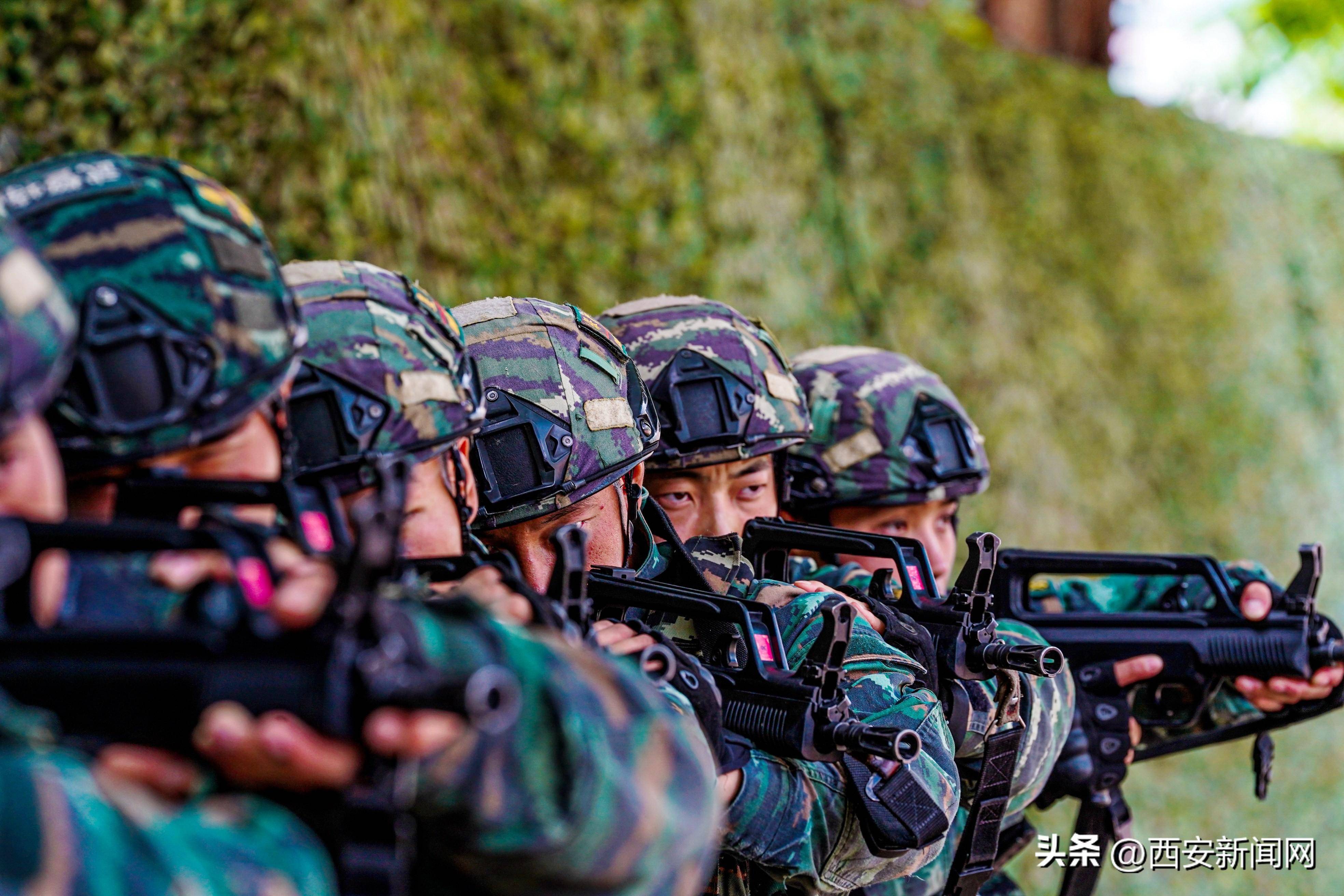 宝鸡武警"燃"爆夏日,高清大图直击战术训练场_处突_任务_标准
