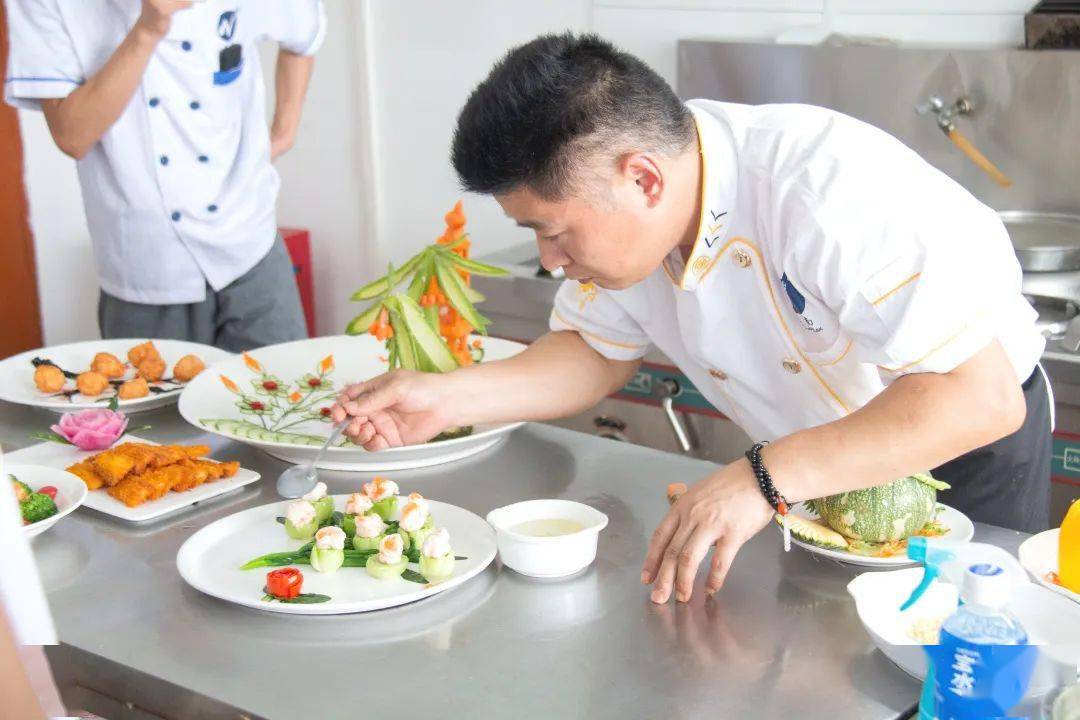 攻略来袭 | 烹饪专业,大有可为!_烹调_实训室_蓝天